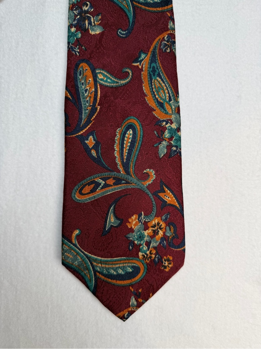 Jos A Bank Premier Collection Hand Sewn Silk Tie Paisley Burgundy 3.75" USA